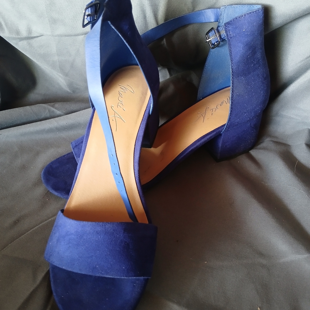 Chic Royal Blue Heeled Sandals